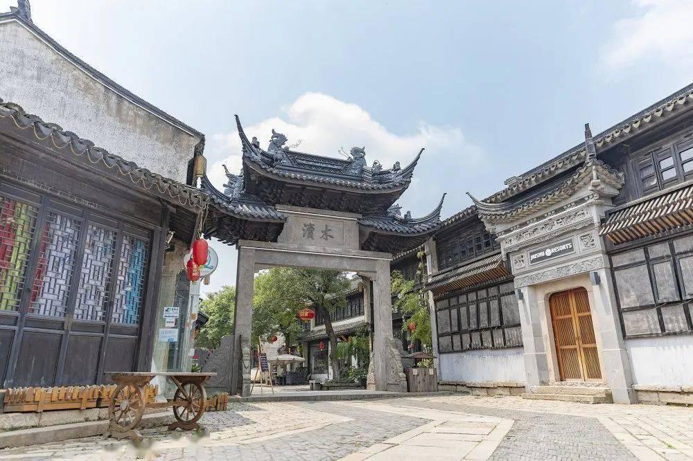 箫雅智识黄亚娟:小宇宙说AI小助手模型献礼公益大典